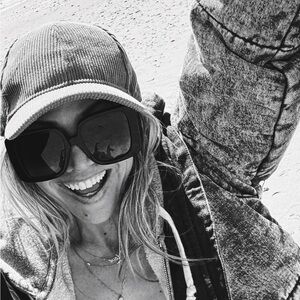 💕 Hello Poshmark 💕